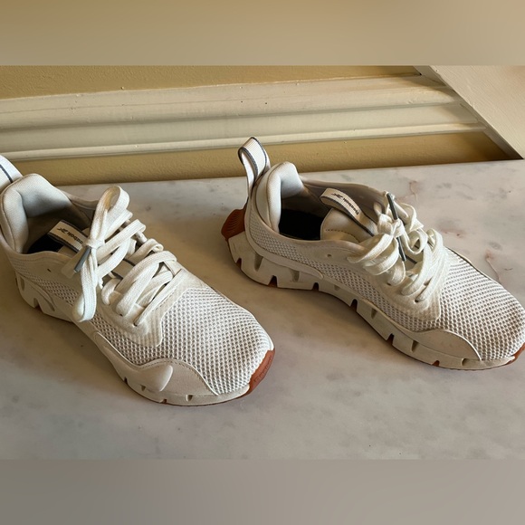 Reebok Women’s Zig sneakers - Picture 1 of 4